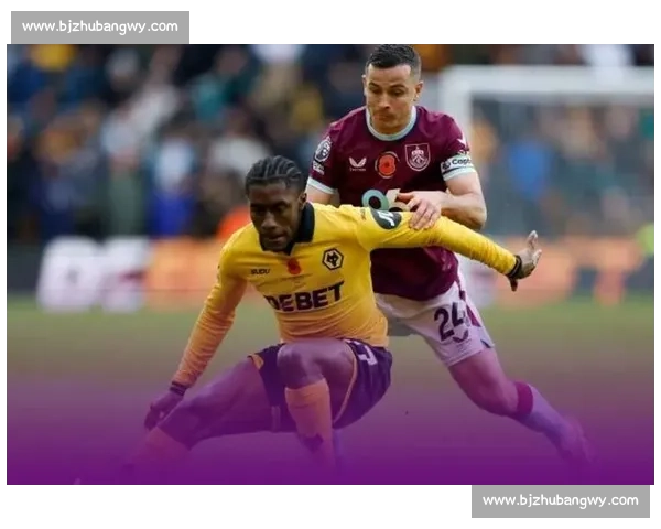 半场战报：弗莱明双响，穆内西补时绝平！狼队 2-2 伯恩利